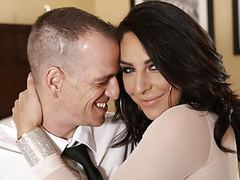 Find-Best-Shemale.com presents: Nerd chad diamond fucks chanel santini