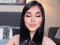 Find-Best-Shemale.com presents: Beautifull shemale smoke with cam